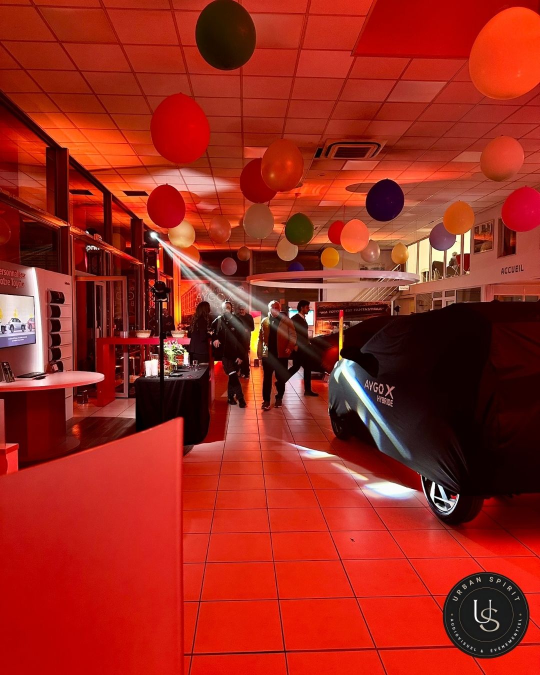 Soirée reveal Toyota Aygo X Hybride – direction de lumière et mise en valeur produit, Urban Spirit Audiovisuel